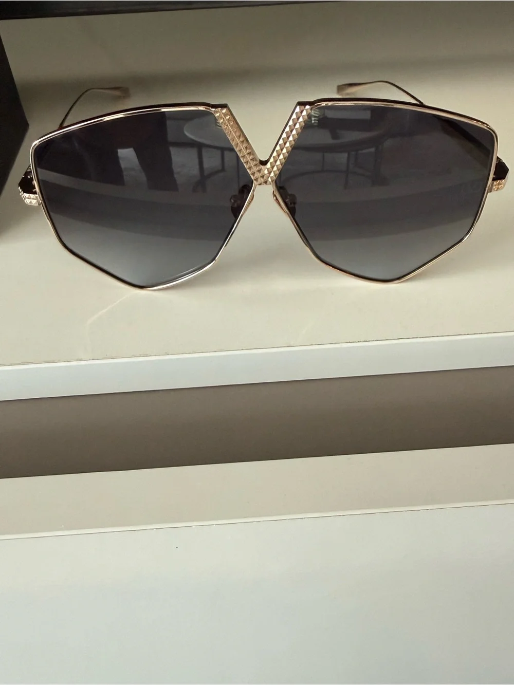 Valentino VLS-115A Gold Geometric Shield Sunglasses Gray Gradient | New - Picture 6 of 8